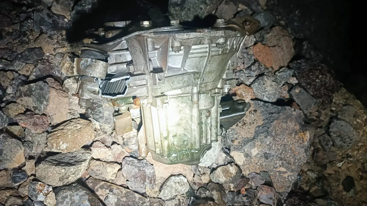 Veh&iacute;culo estrellado en el Risco de Famara
