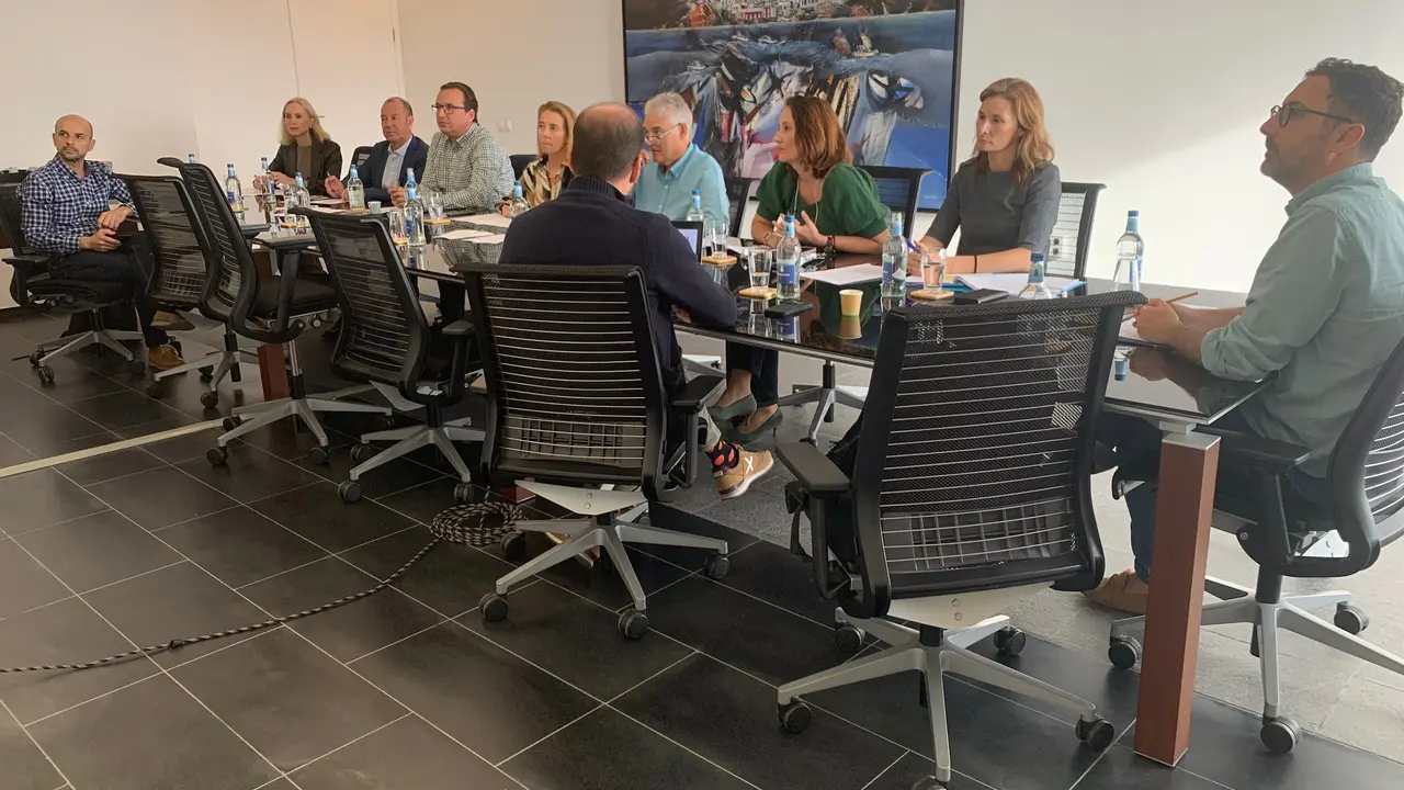 Reunión del ayuntamiento de Tías con la FTL