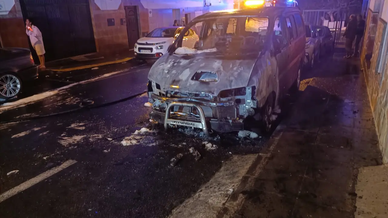 Vehículo incendiado en Arrecife