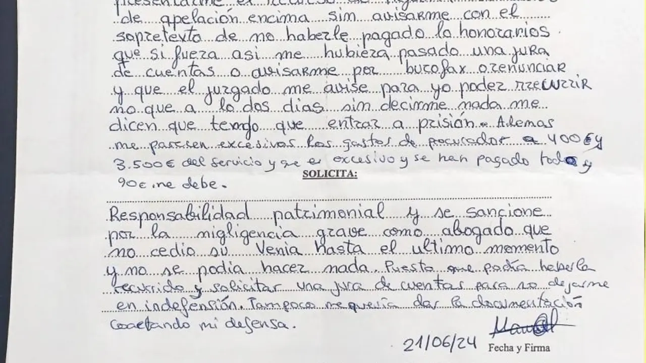 Reclamación al Colegio de Abogados tachado