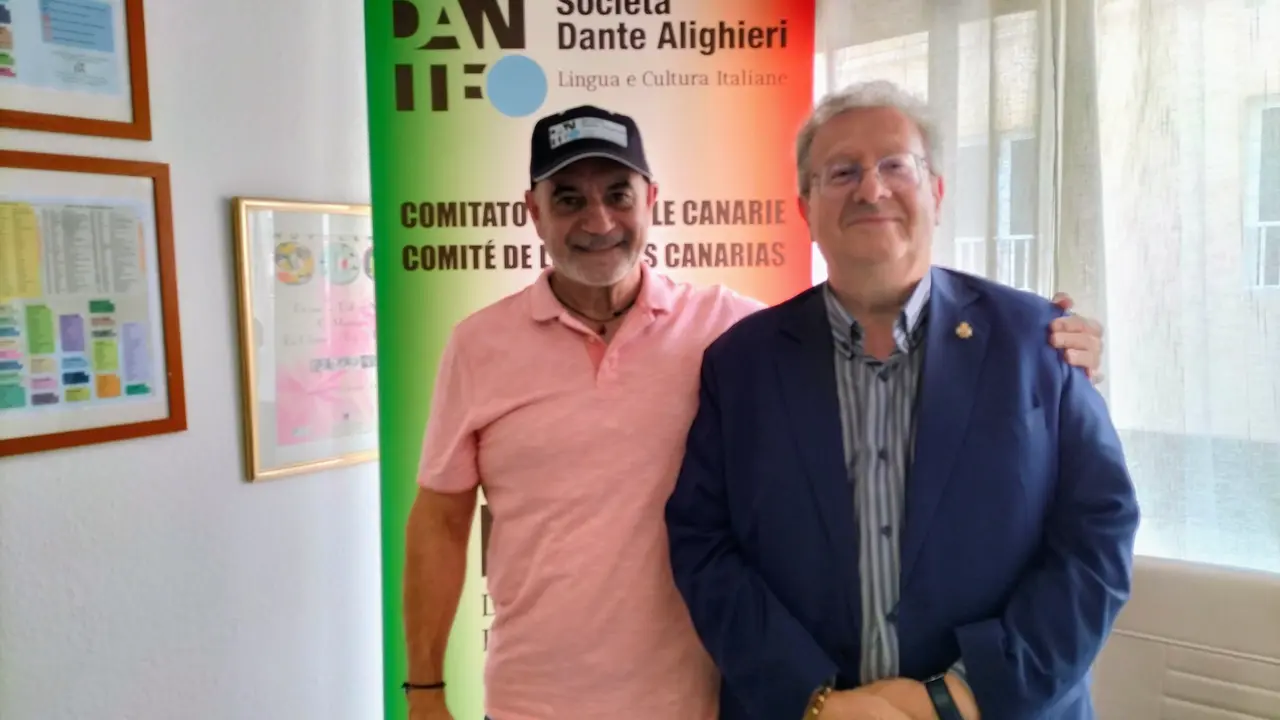 EL ABOGADO ALFONSO LICATA Y EL FUNCIONARIO ITINERANTE DEL CONSULADO DE ITALIA