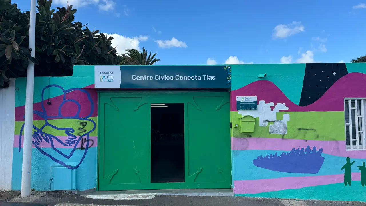 exterior Conecta Tías