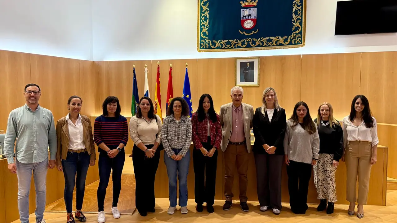 nuevas trabajadoras ayuntamiento, auxiliares y advas