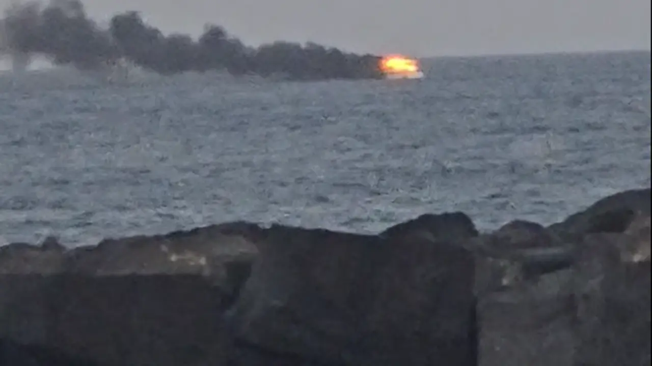 El barco en llamas