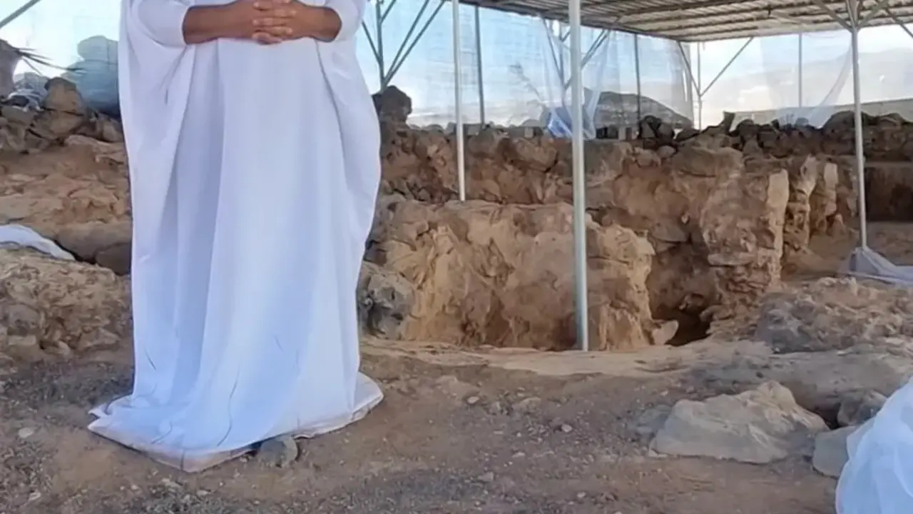 Teatralizaci&oacute;n tergiversada en el yacimiento emblem&aacute;tico de Lanzarote