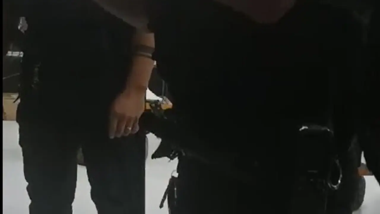 Momento de la inervenci&oacute;n policial