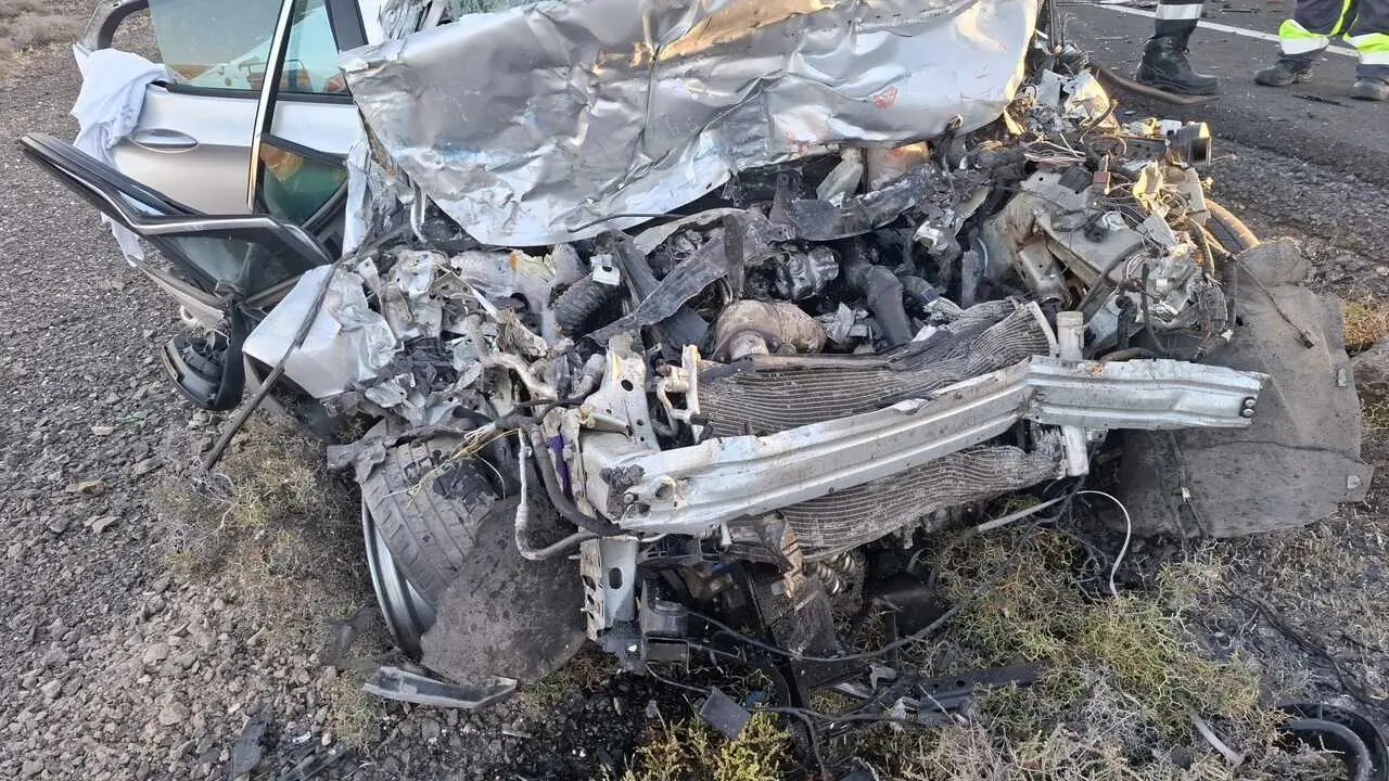Estado del turismo que  colision&oacute; con una guagua