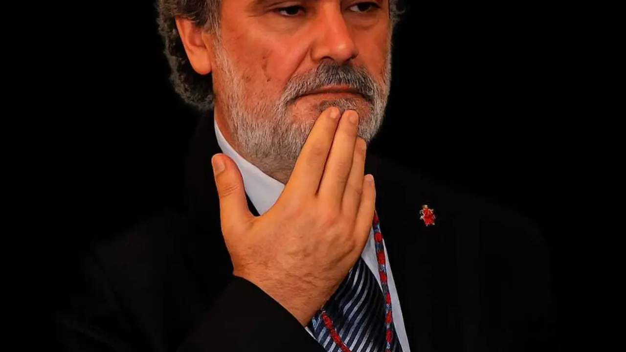 LORENZO LEMAUR (2)