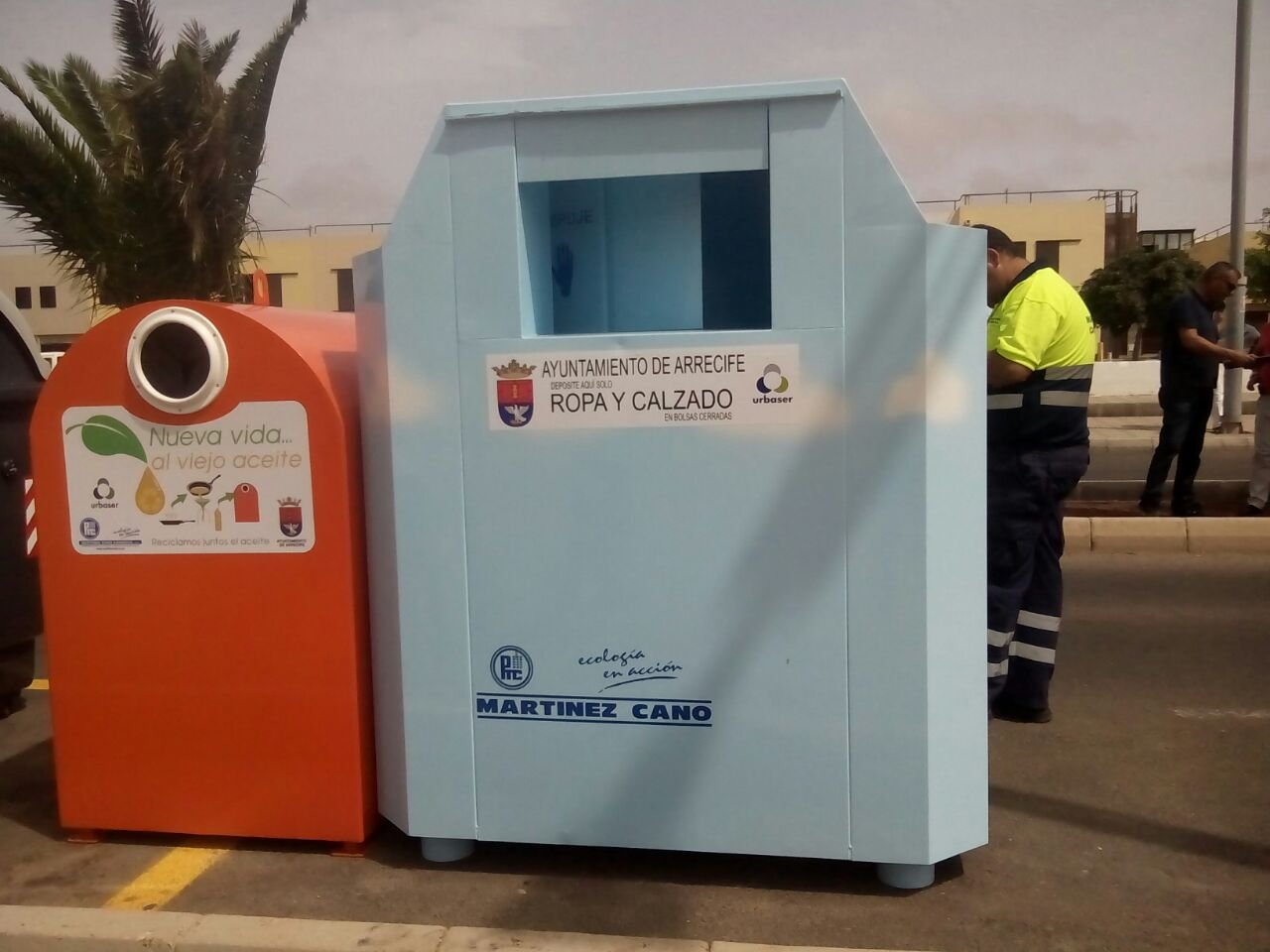Nuevos contenedores para aceite y ropa