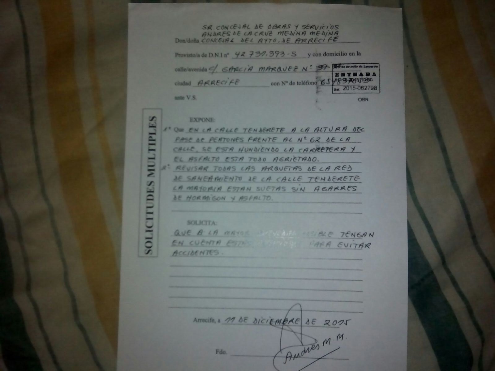 Denuncia de las grietas de la calle Tenderete