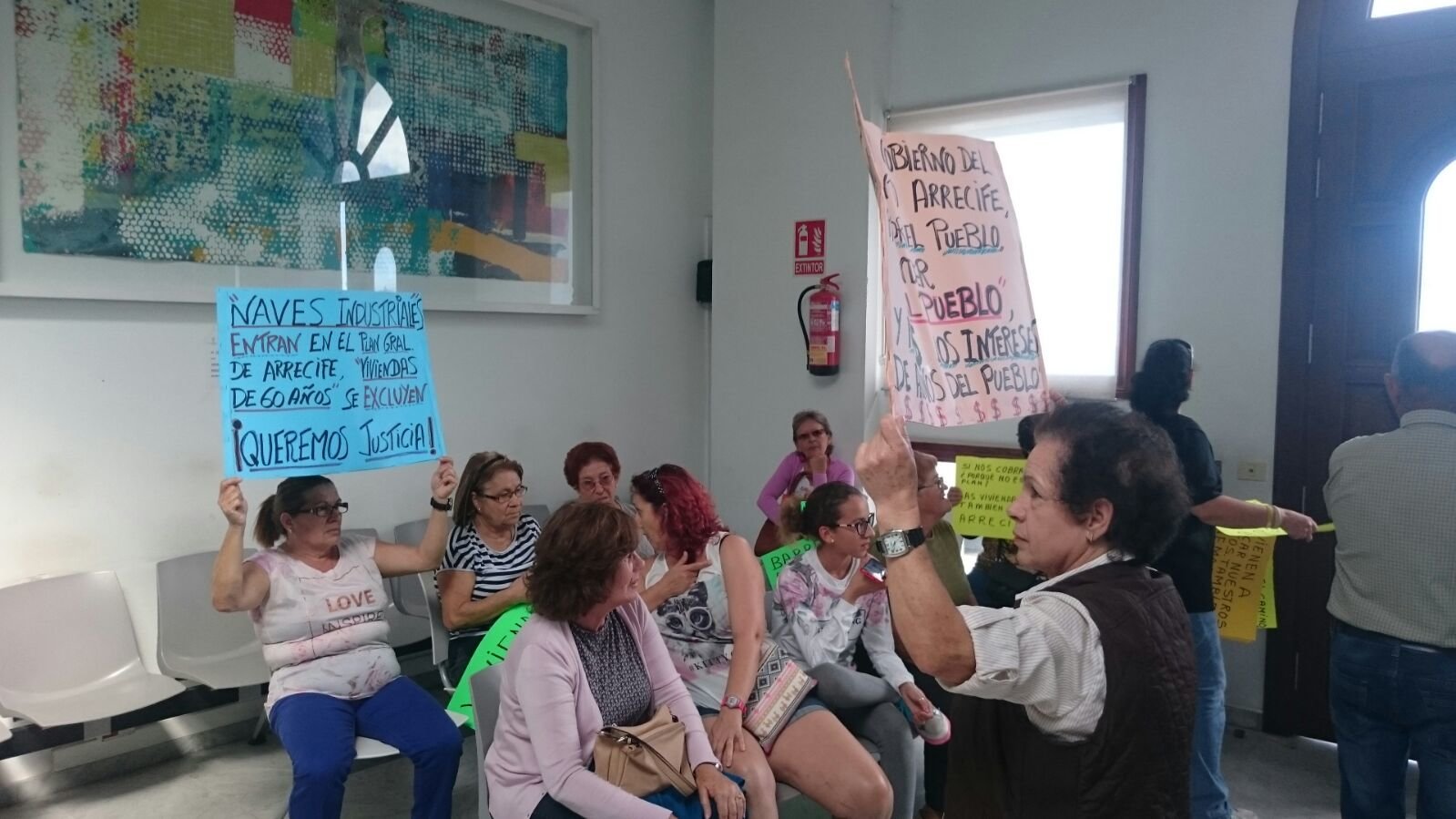 Los vecinos protestaron en el Ayuntamiento 5