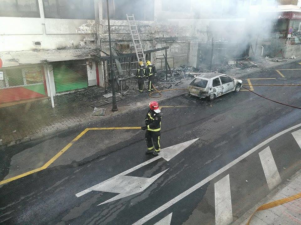 Daños causados por el incendio en Puerto del Carmen 3