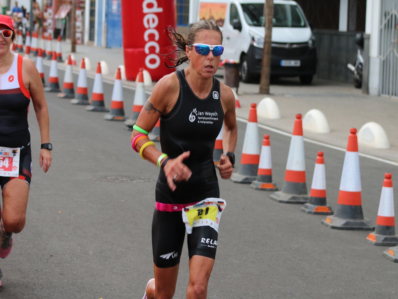 NICOLE WOYSCH (1)