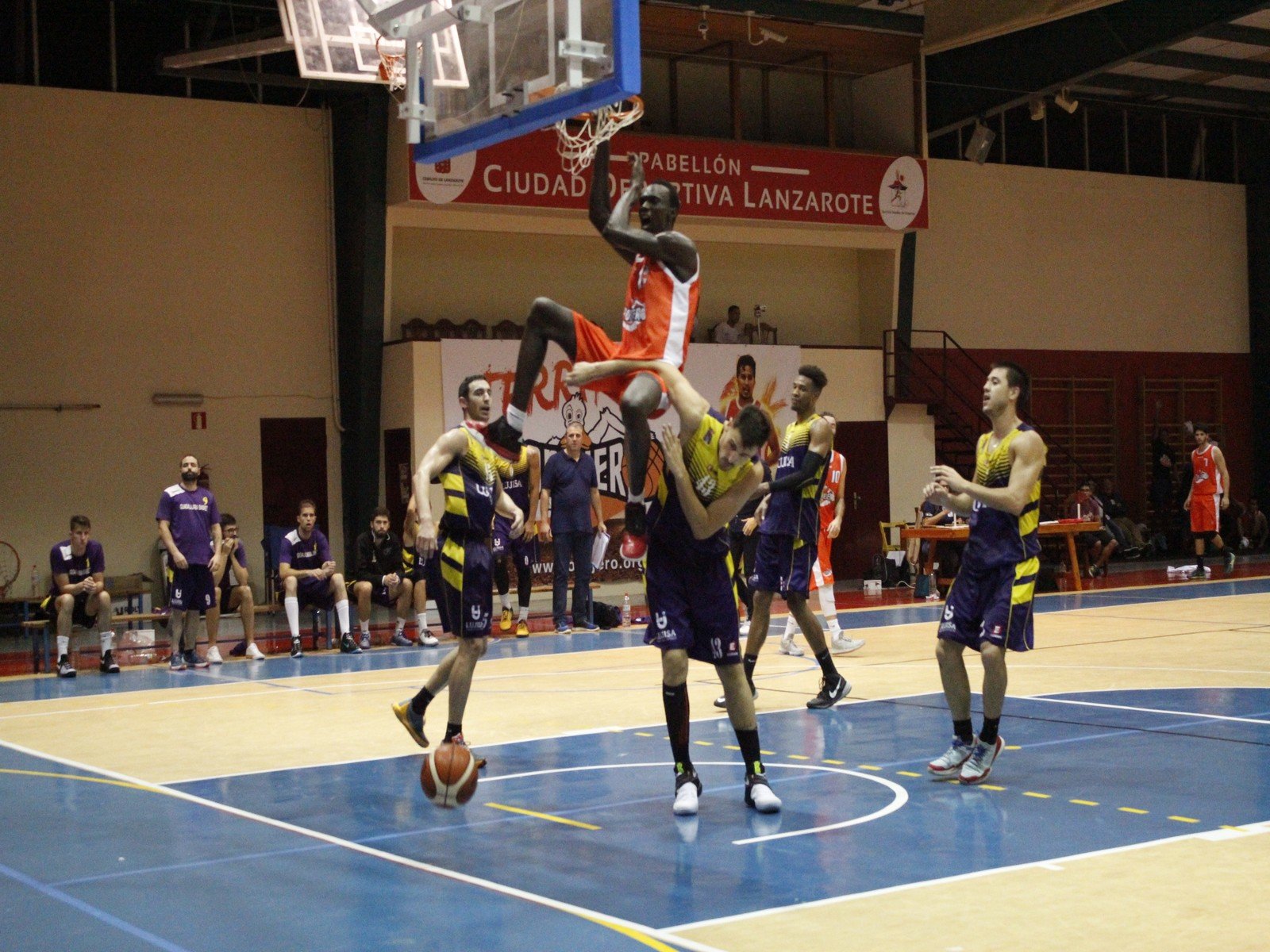 BALONCESTO. ALOE PLUS LANZAROTE CONEJERO - GUADALAJARA (1)