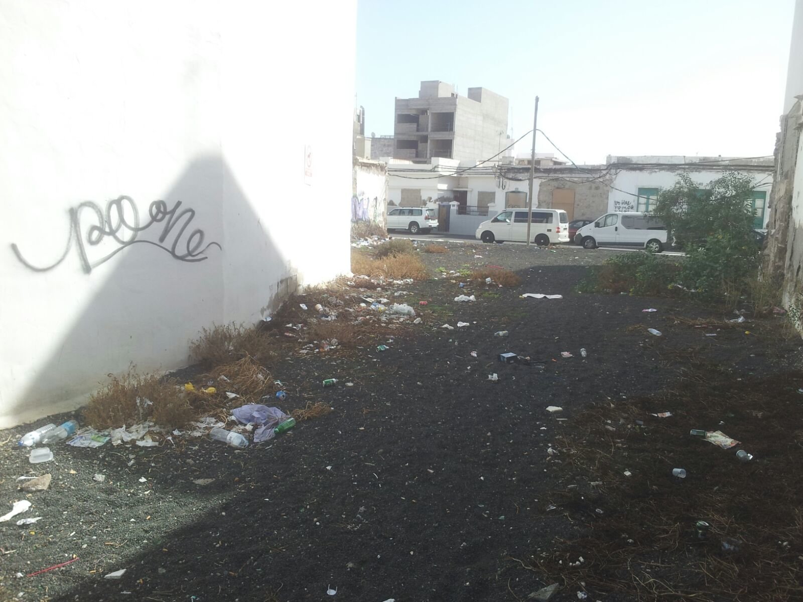 Basura en un solar