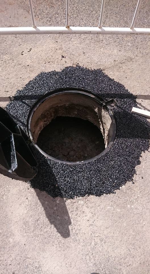 Alcantarilla rellena de escombros 3