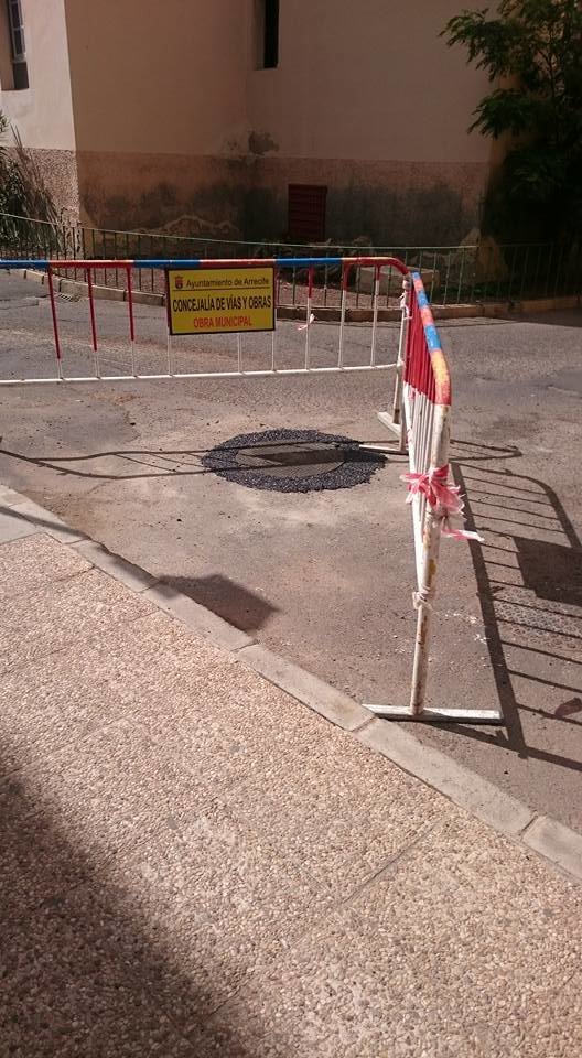 Alcantarilla rellena de escombros 2