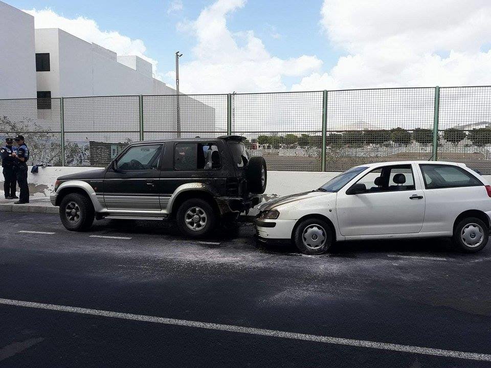Coche quemado en Gómez Ulla 2