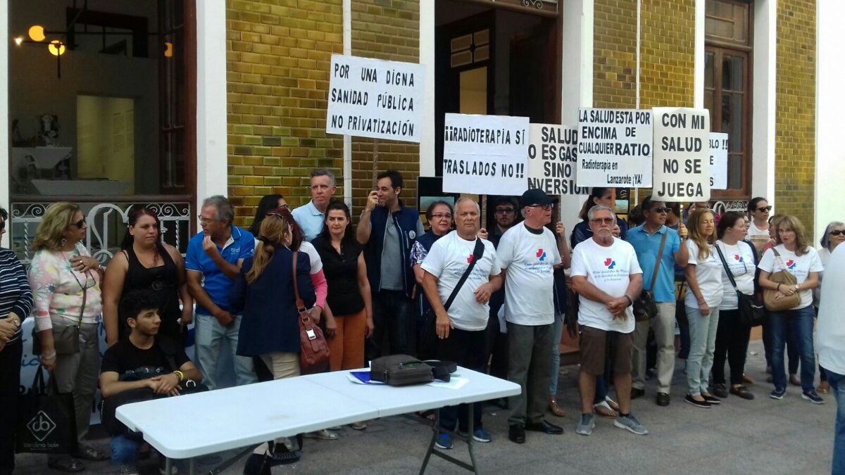 Concentración de la Mesa por la Sanidad 2