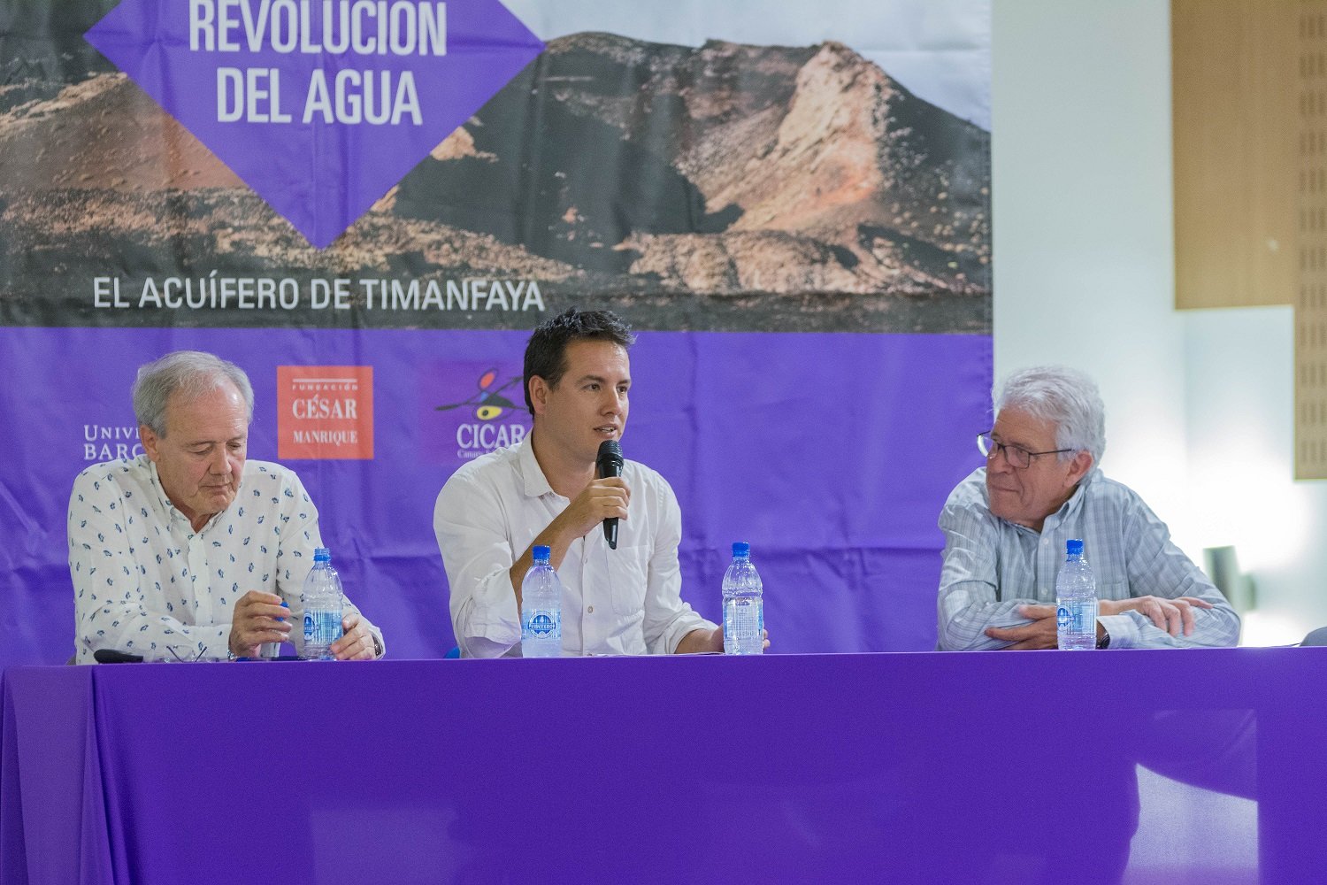 Presentación de la conferencia sobre la bolsa de agua en Timanfaya 2