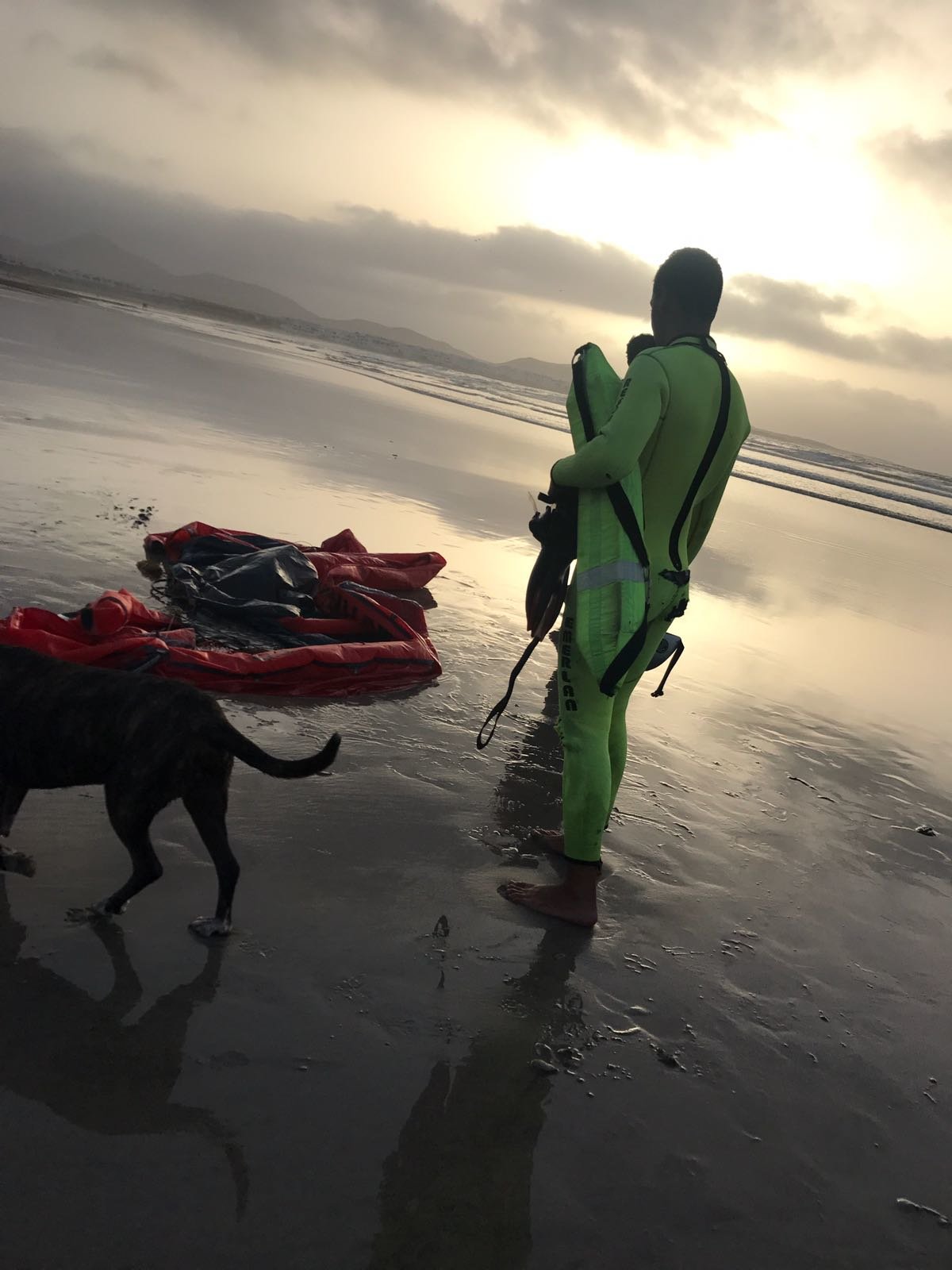 Rescate de un kitsurfista en Famara 2