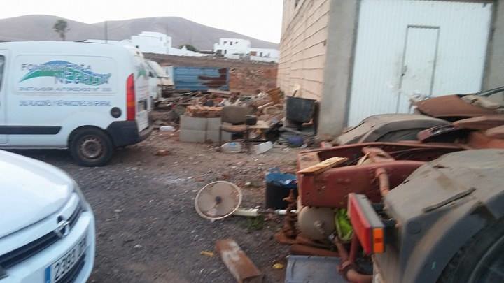 Chatarra abandonada en Argana 6