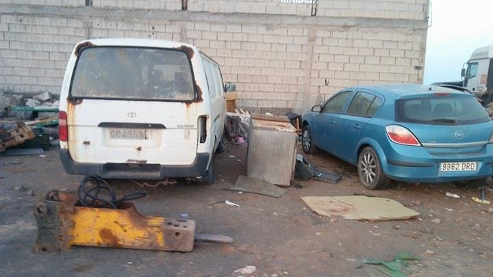 Chatarra abandonada en Argana 5