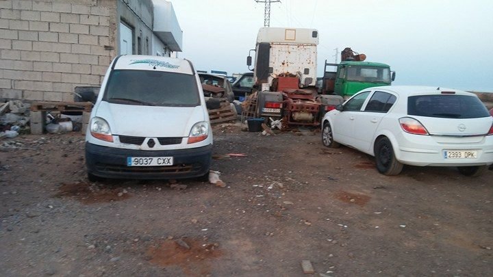 Chatarra abandonada en Argana 3