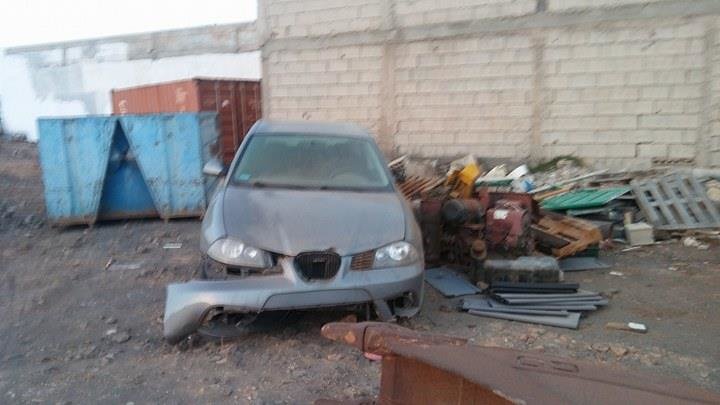 Chatarra abandonada en Argana 2