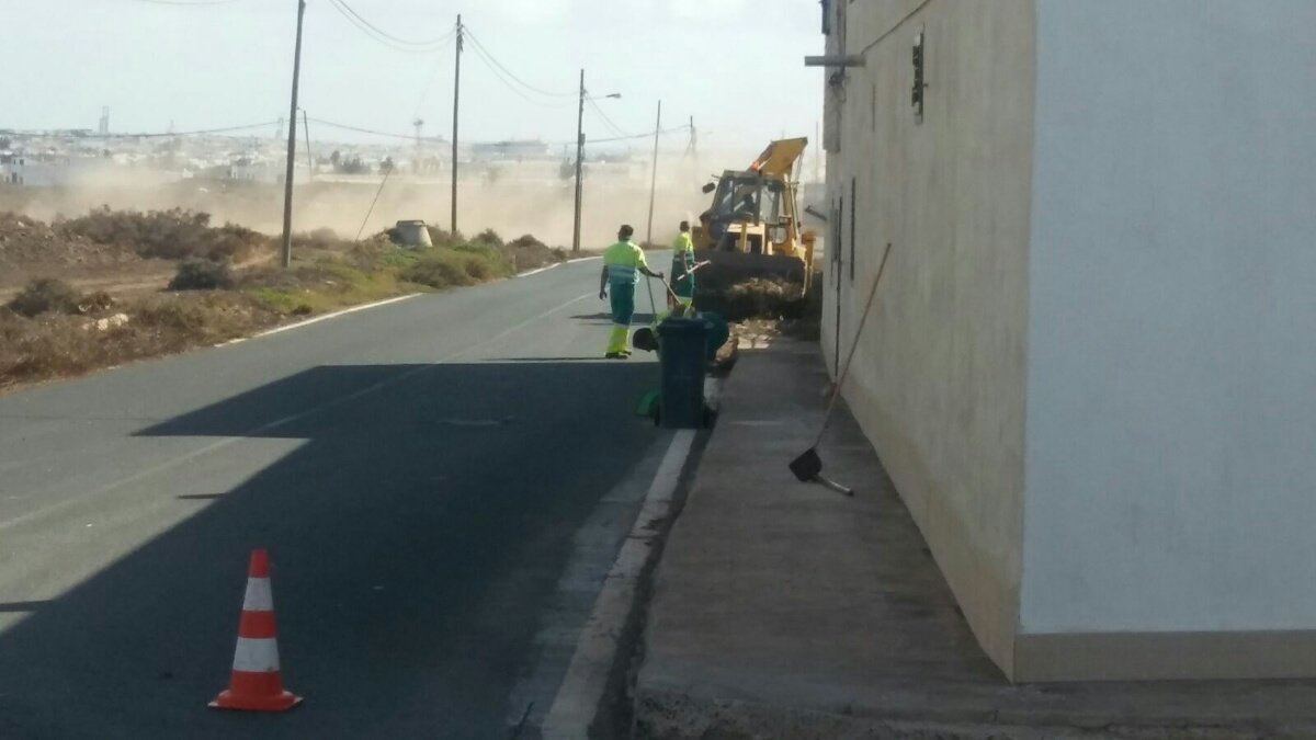 Limpieza de los márgenes de Camino de Güime