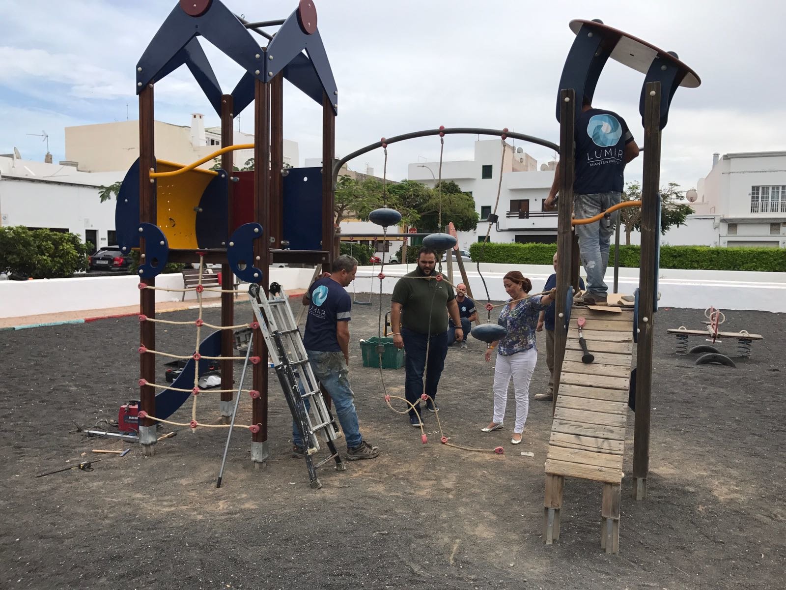 Obras mantenimiento parques infantiles (2)