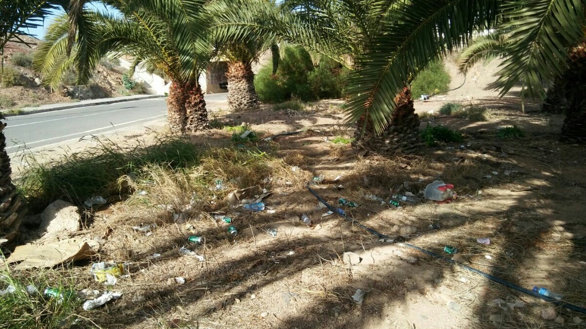 Basura en la bajada de las maretas 3