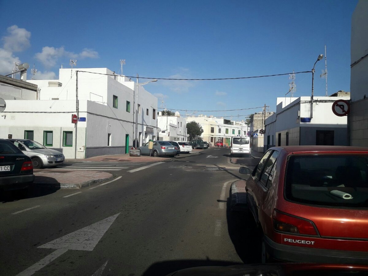 Chapas ruidosas en la calle Eugenio Rijo 2