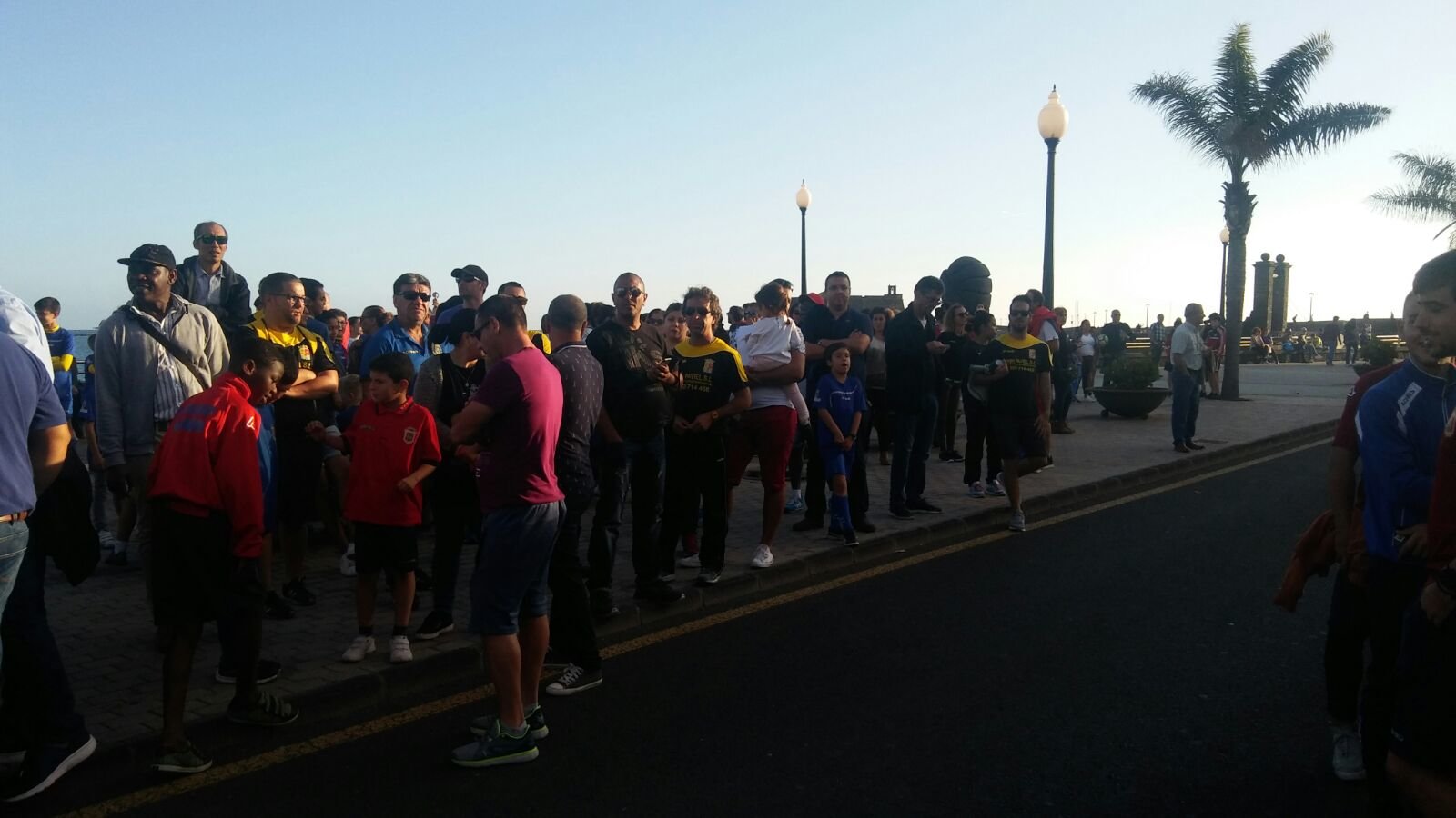 Concentración de deportistas frente al Ayuntamiento 4