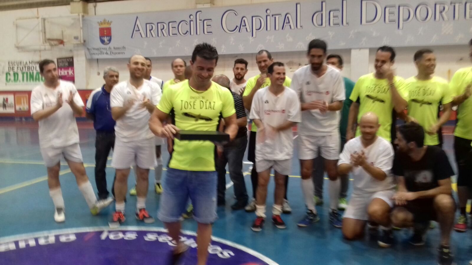 Entrega de camiseras “Amigos de José Díaz”