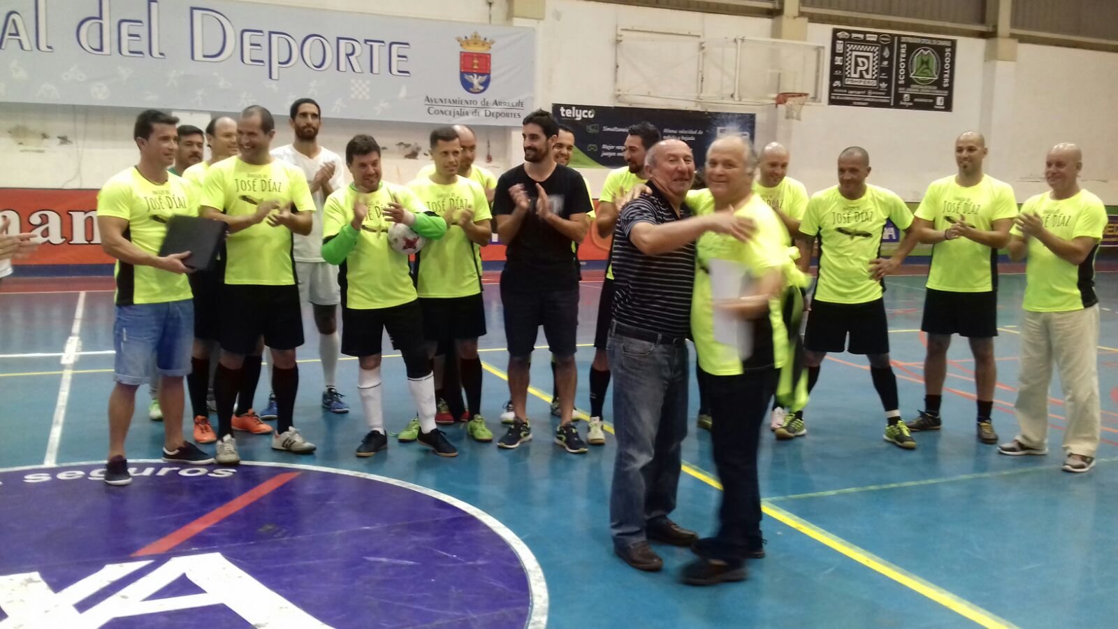 Entrega de camisetas “Amigos de José Díaz” 2