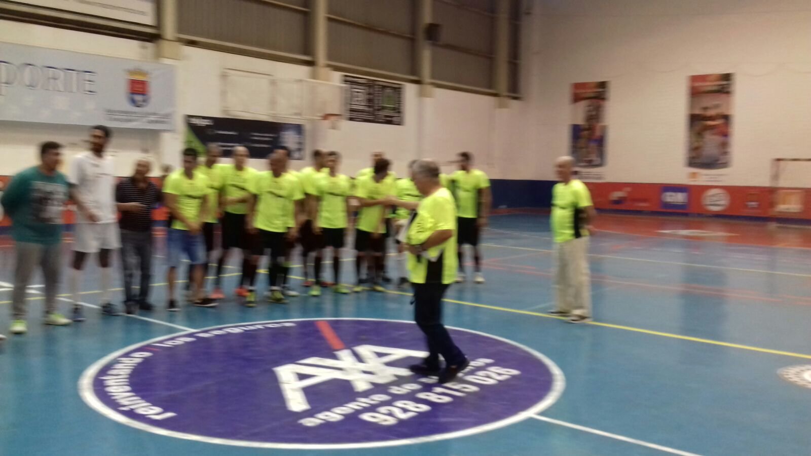 Entrega de camisetas “Amigos de José Díaz” 3
