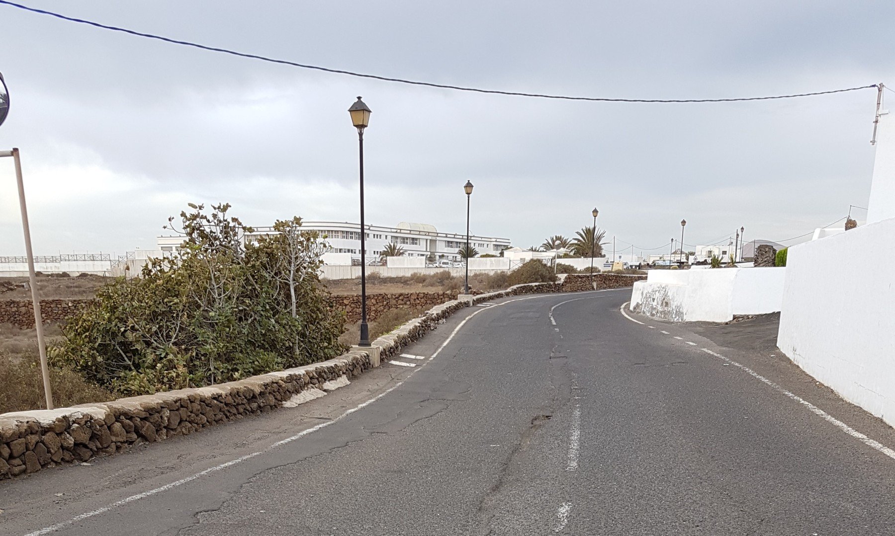 Las-obras-mejorarán-los-muros-alumbrado-y-asfalto-entre-otros-trabajos