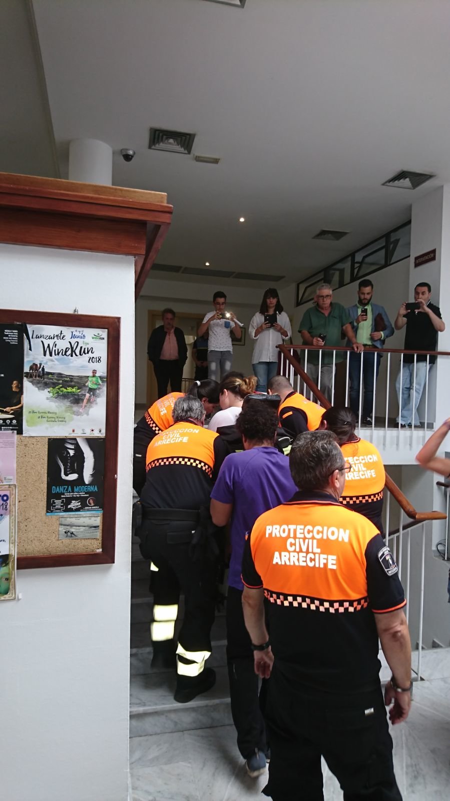 Vecinos de Argana protestando por la Moción Vecinal 4