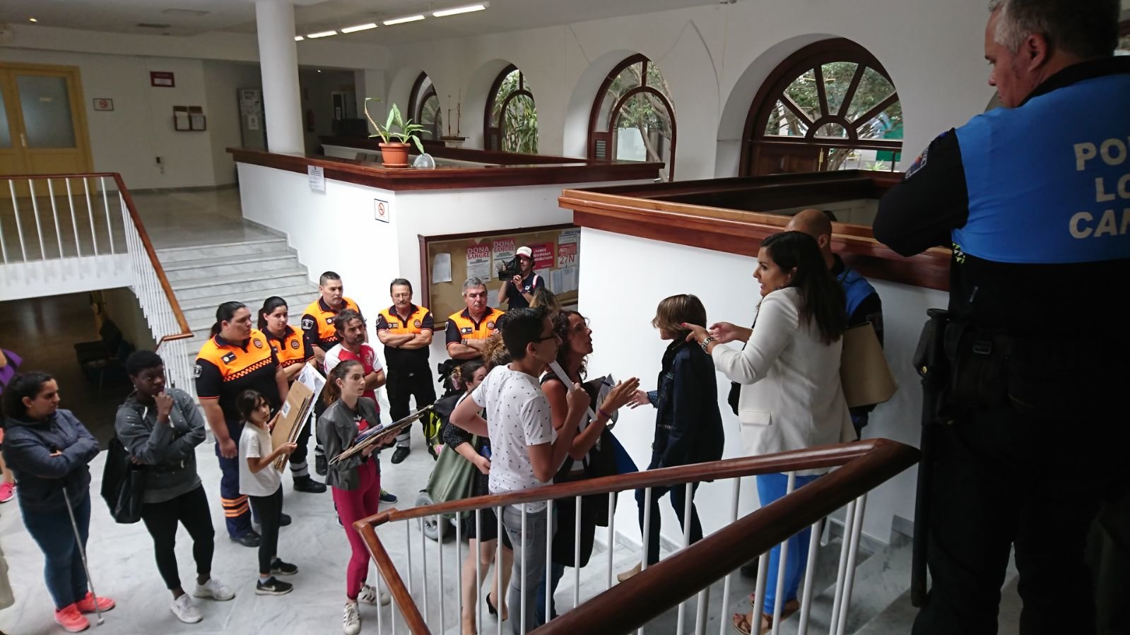 Vecinos de Argana protestando por la Moción Vecinal 6
