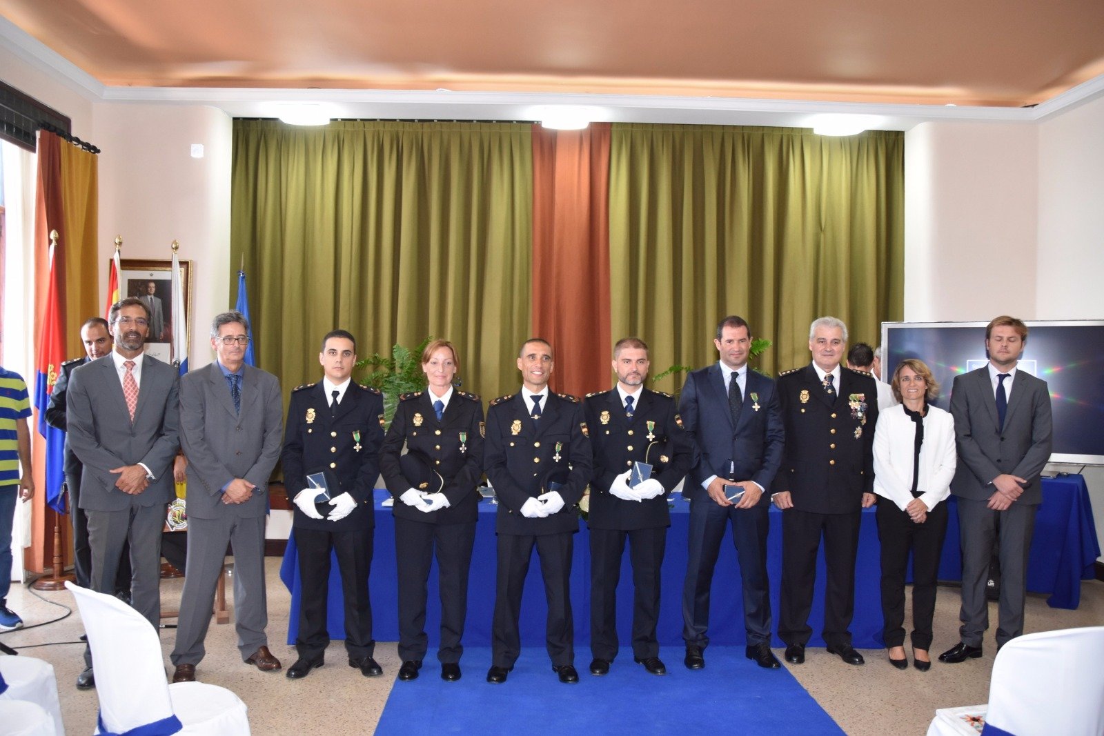Galardonados con la Cruz al Mérito Policial