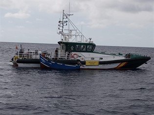 Patrullera con la patera
