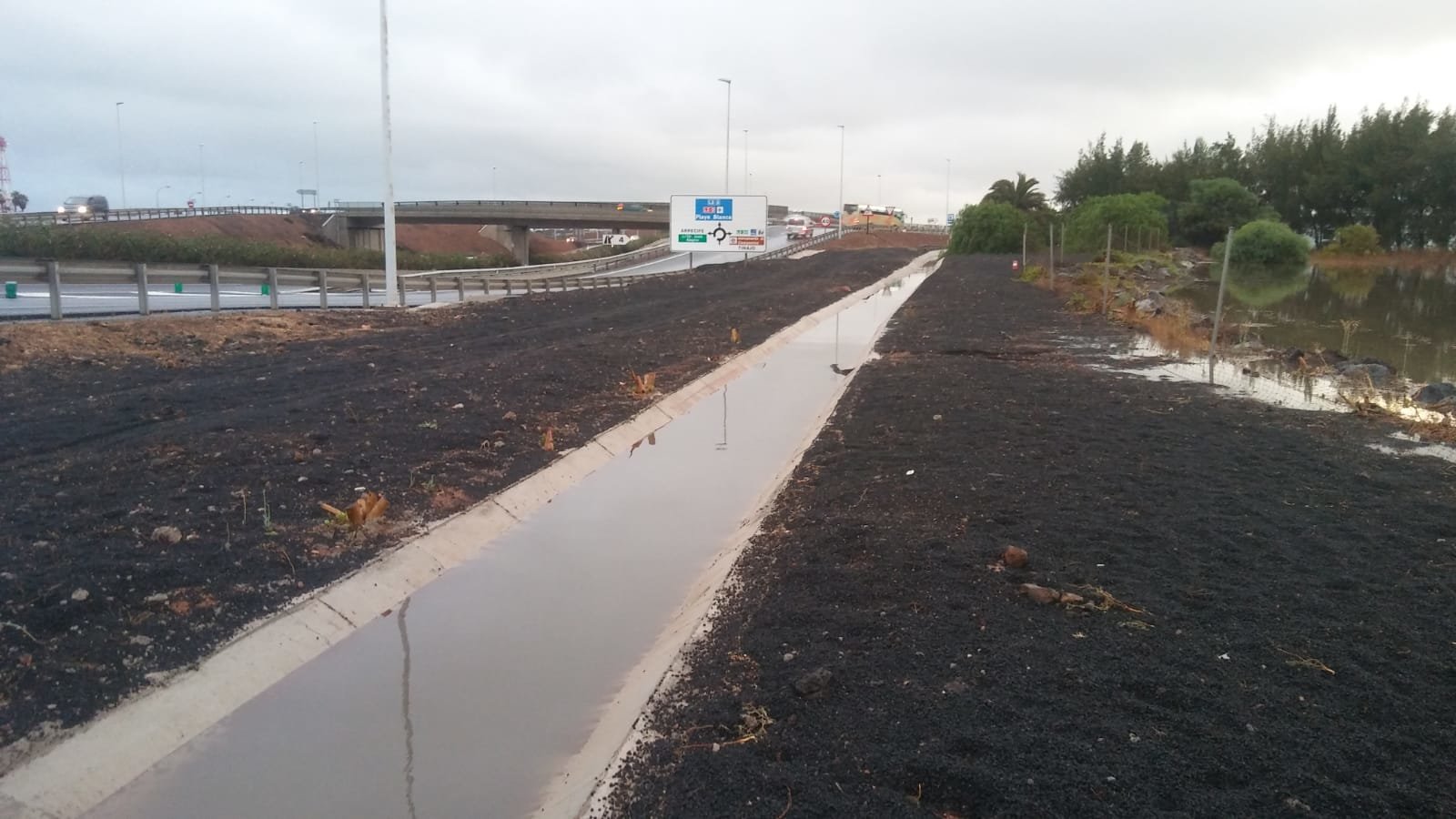 Las aguas residuales inundan Arrecife 2