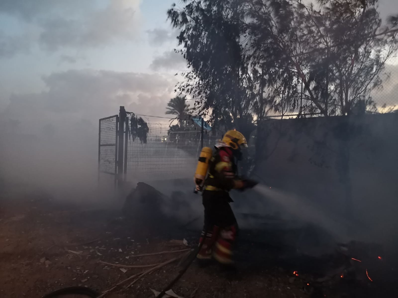 Contenedor incendiado en Playa Blanca