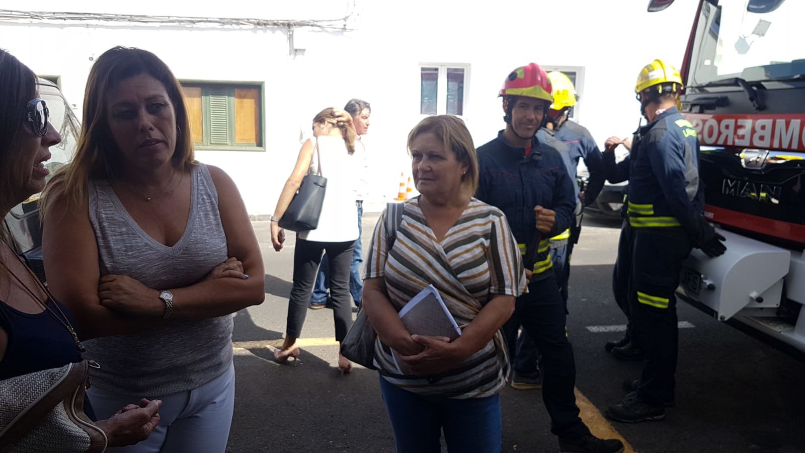 La alcaldesa acudió a la vivienda cuyo techo se desplomó