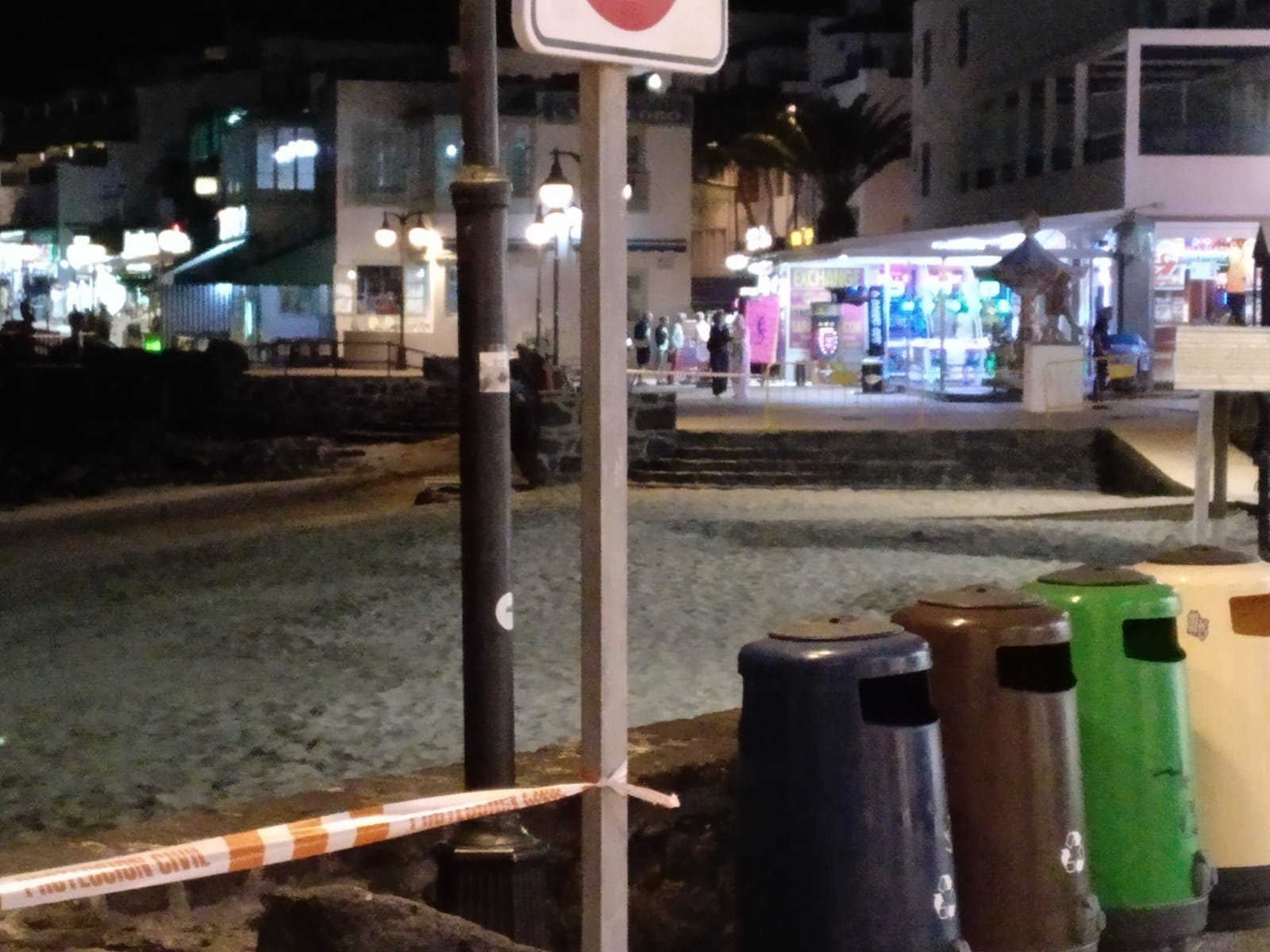 Precintado el acceso a Playa Blanca 2