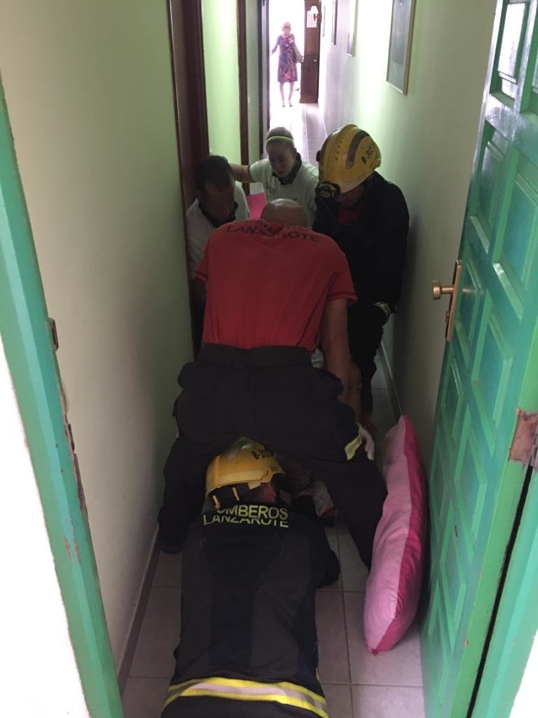 Rescate de una persona con la cadera rota