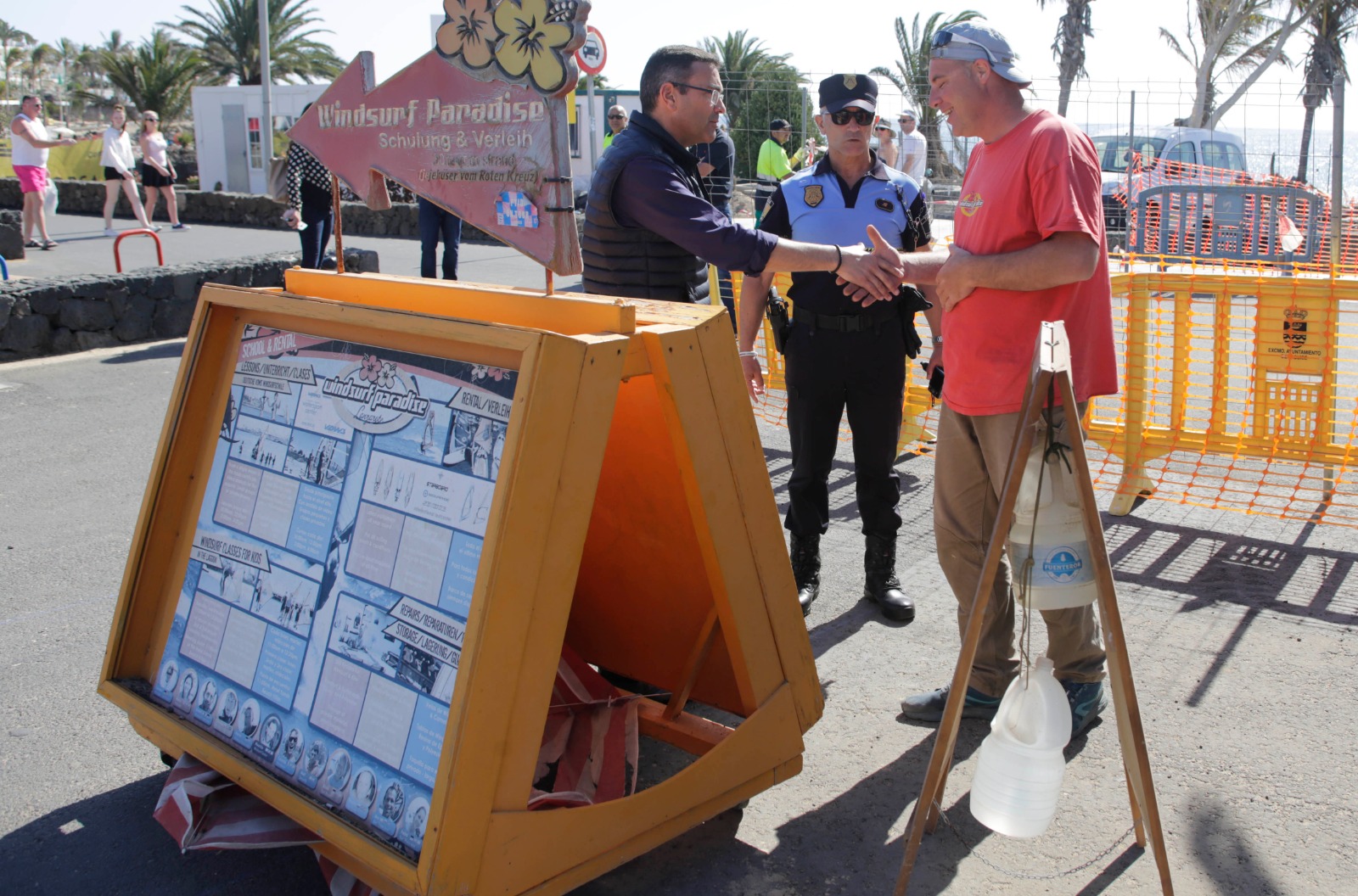 RETIRADA MOBILIARIO AVENIDA COSTA TEGUISE 2