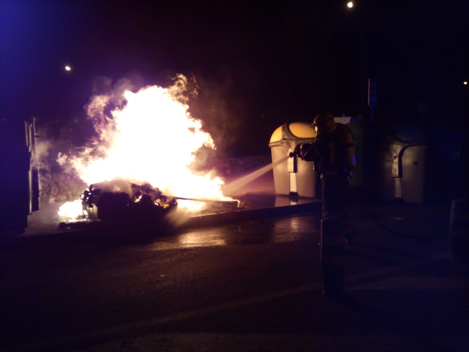 Otro contenedor incendiado 2