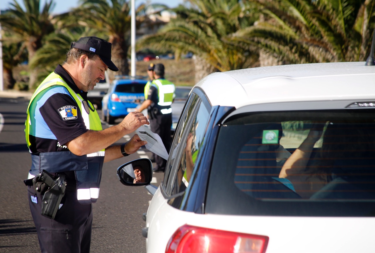 CONTROL POLICIAL COSTA TEGUISE 2